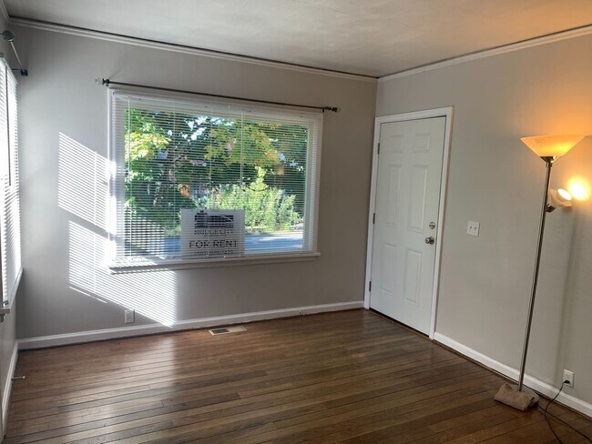 Building Photo - Dorway Place