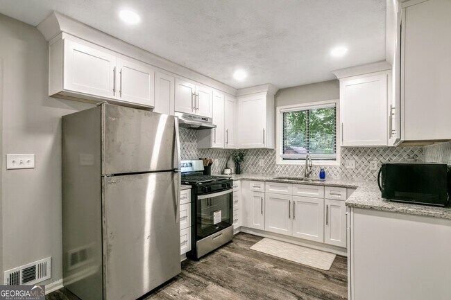 Building Photo - 85 Wilhelmina Dr