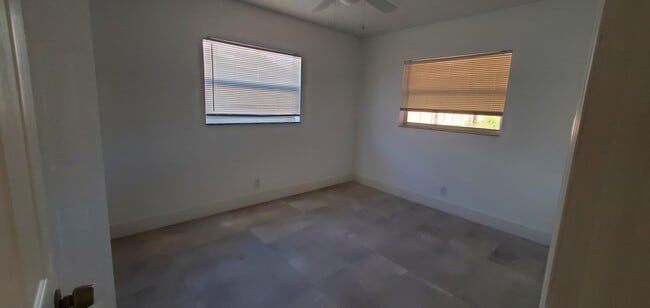 Building Photo - 2876 N Dixie Hwy