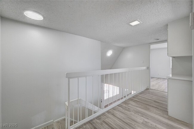 Building Photo - 7182 Acorn Ct