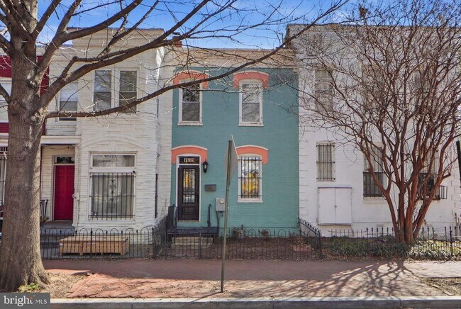 Building Photo - 1619 5th St NW