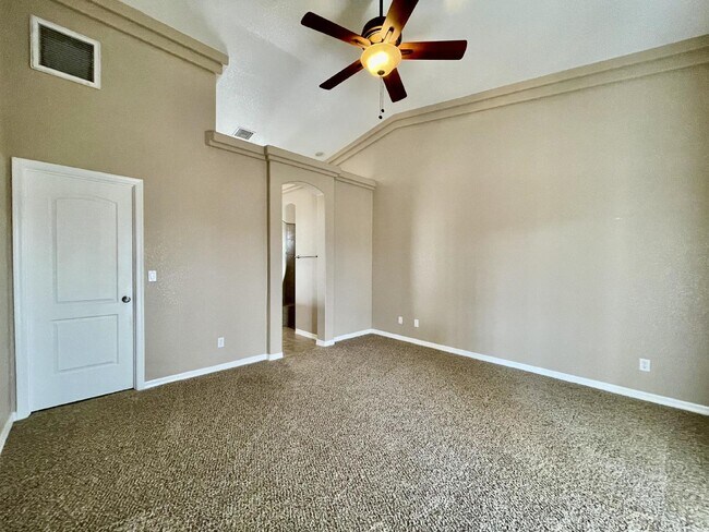 Building Photo - BHCRENT.COM Golf Course Living - Gated Com...