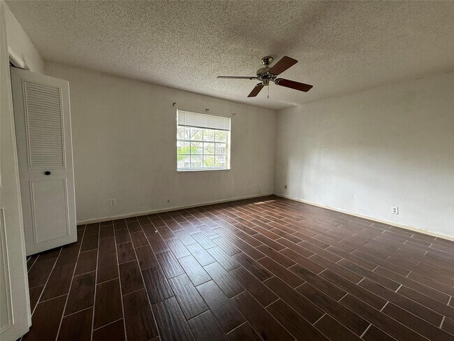 Building Photo - 7552 Stirling Rd