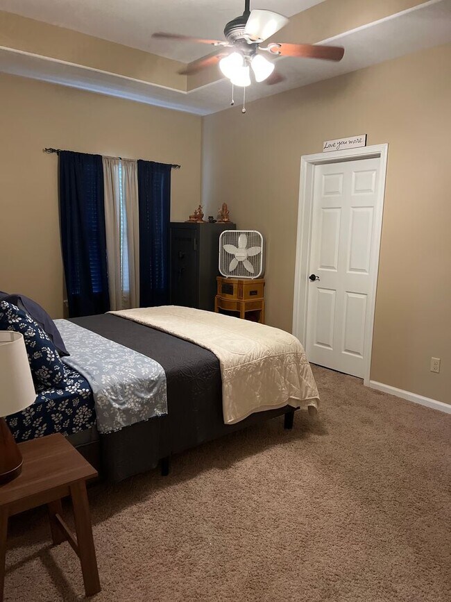 Building Photo - 201 Patrice Cir