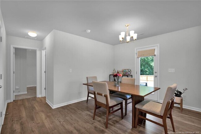 Building Photo - 156 Chinook Ln