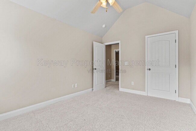 Building Photo - 215 Ryan Ln