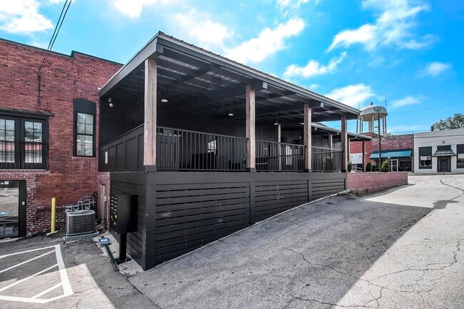 Building Photo - 42 Keys Ferry St