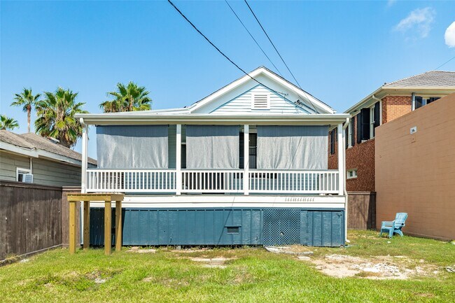 Building Photo - 1407 Winnie St