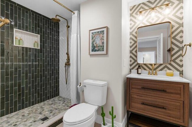 Building Photo - 1116 SE 13th Ct