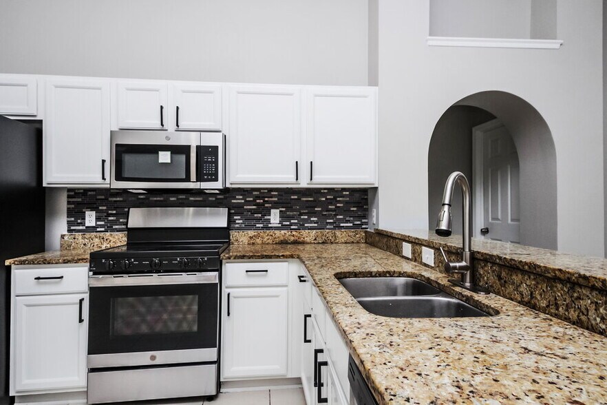 Building Photo - 11921 Hatcher Cir