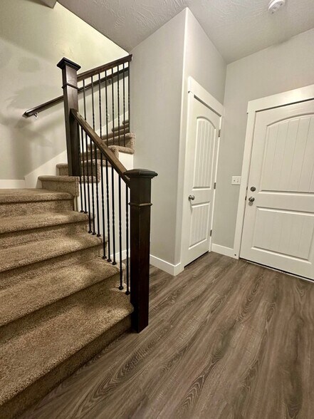 Building Photo - 5545 Sicily Ln