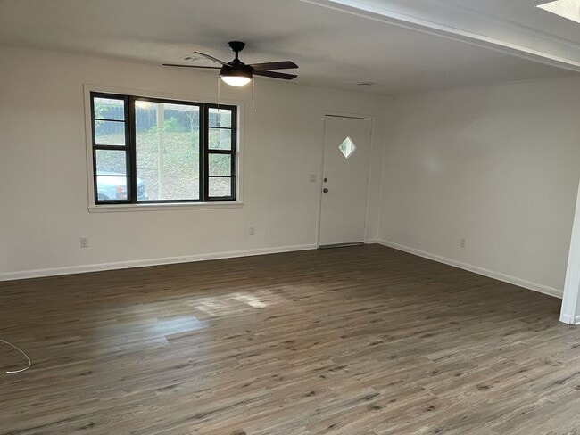Building Photo - Click apply to pre-qualify for this home. After you were prequalified, give us a call to set up a...