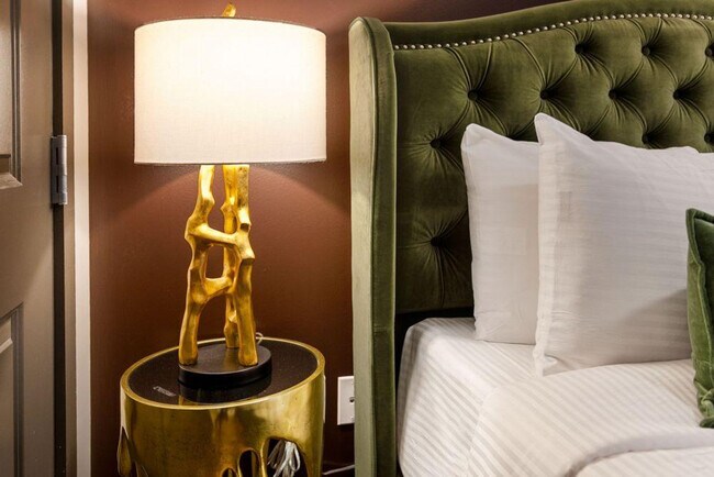 Building Photo - 611 Commerce St