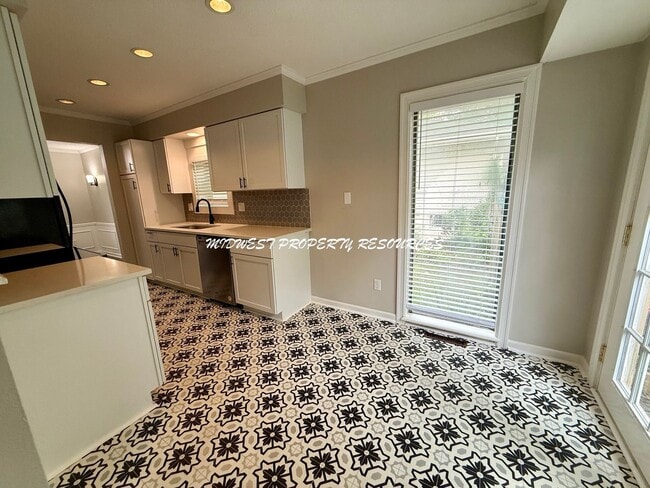 Building Photo - Newly Remodeled 3 Bed, 2.5 Bath Home with ...