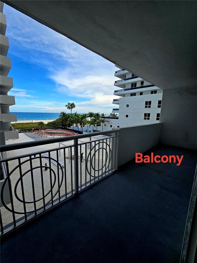 Building Photo - 5825 Collins Ave