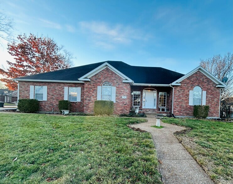 Building Photo - 700 Sudbury Dr