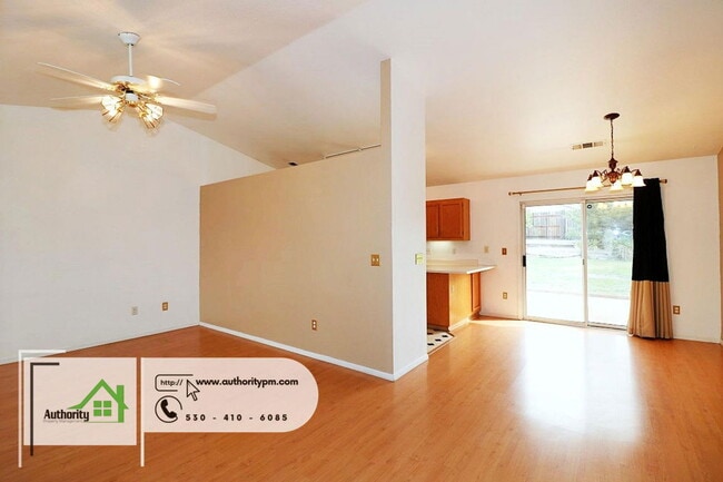 Building Photo - 2875 Tropicana Ct