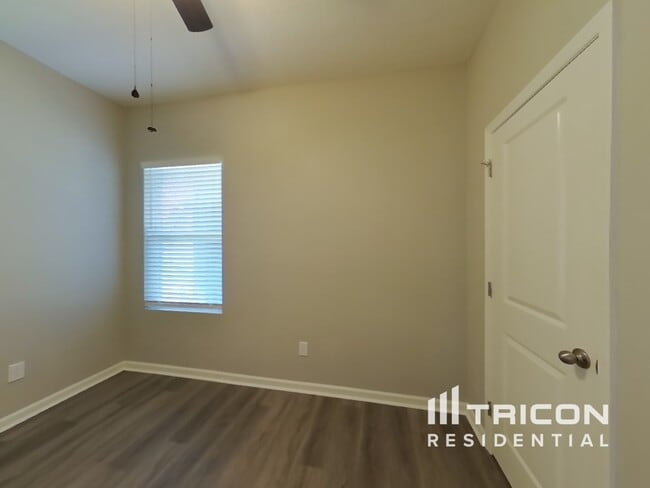 Building Photo - 2245 Litchfield Lp