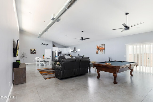 Building Photo - 3043 N 85th Pl