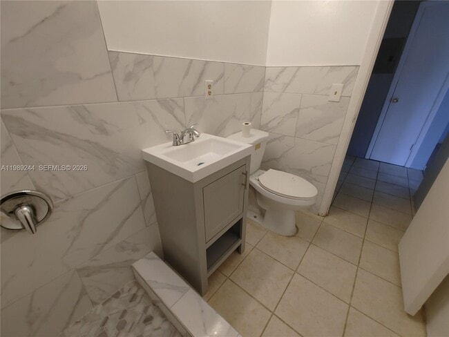 Building Photo - 1501 NE 151st Terrace