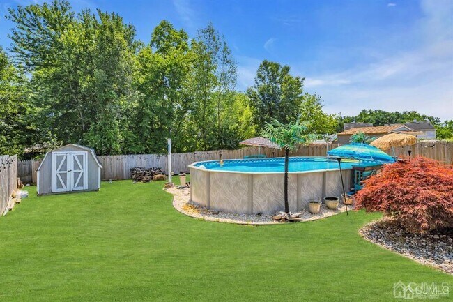 Building Photo - 47 Woodland Way