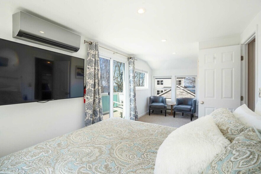 Building Photo - 2 Clifton Ave