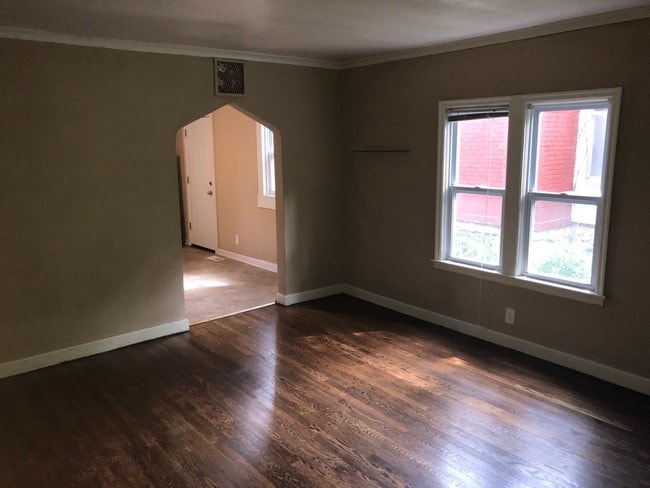 Building Photo - 420 Olive St