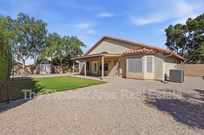 Building Photo - 507 W Nopal Ave