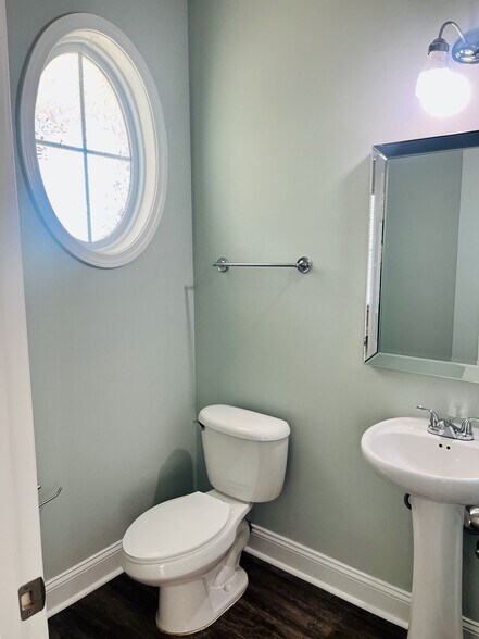 Building Photo - 1105 Circandian Ct