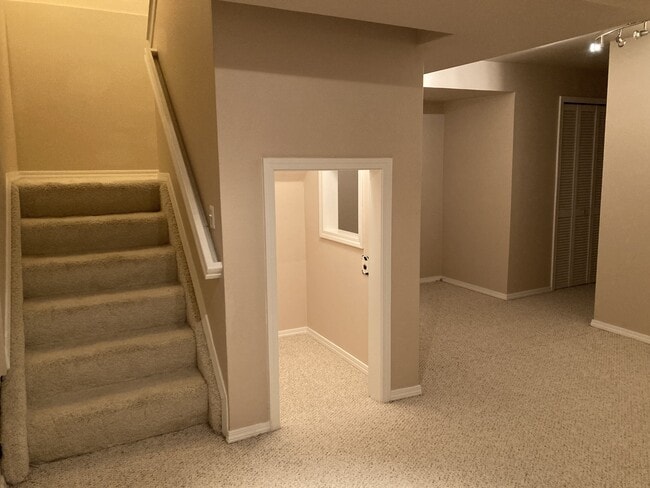 Building Photo - 41645 Copper Creek Dr