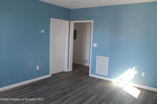 Building Photo - 335 Phelps St