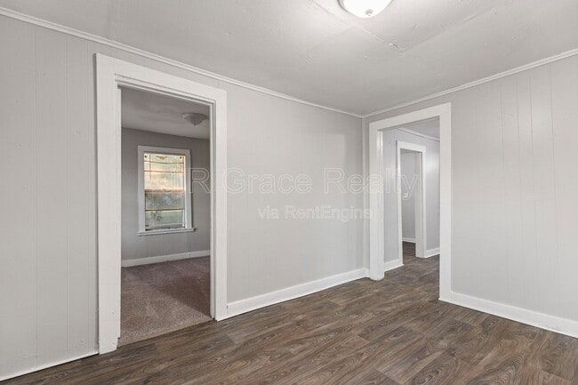 Building Photo - 515 E Lee St