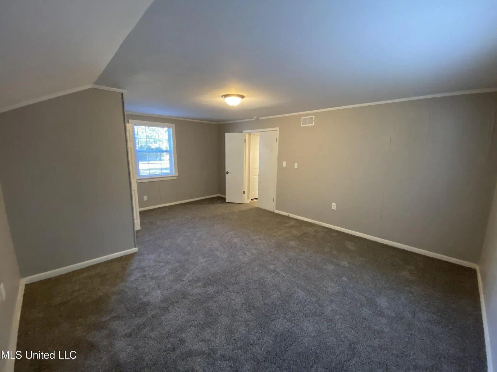 Building Photo - 773 Cedarhurst Rd
