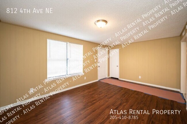 Building Photo - 812 4th Ave NE