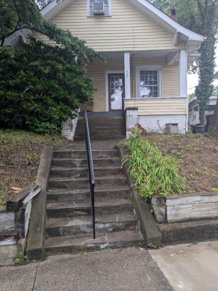 Primary Photo - 602 Magnolia St