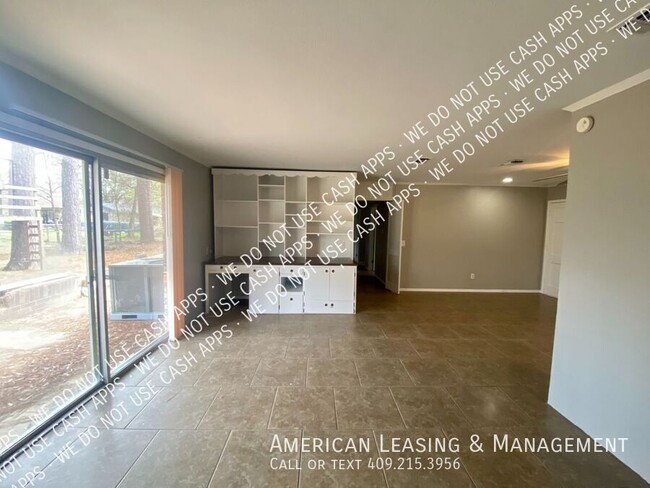 Building Photo - ** COMING SOON 12.15.24 ** 3-Bedroom, 2-Ba...