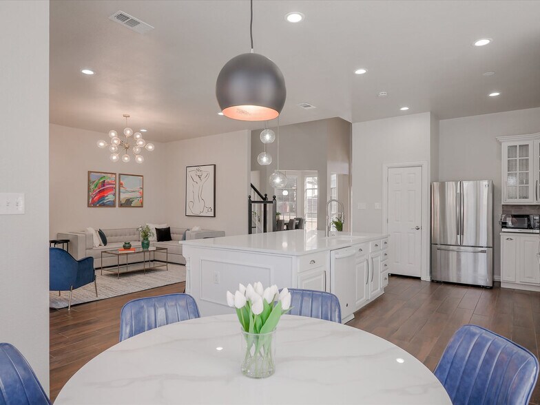 Building Photo - 2620 Bordeaux Dr
