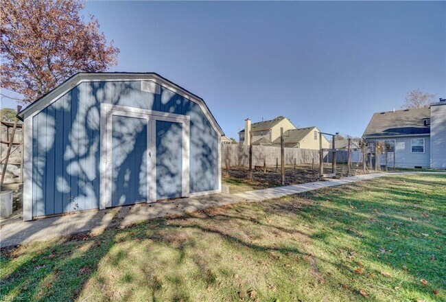 Building Photo - 624 Willow Bend Dr