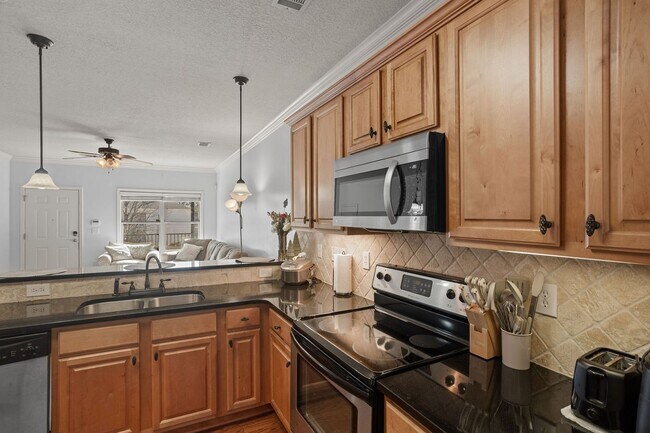 Building Photo - Plainsview Condo | 2 Bed 2 Bath