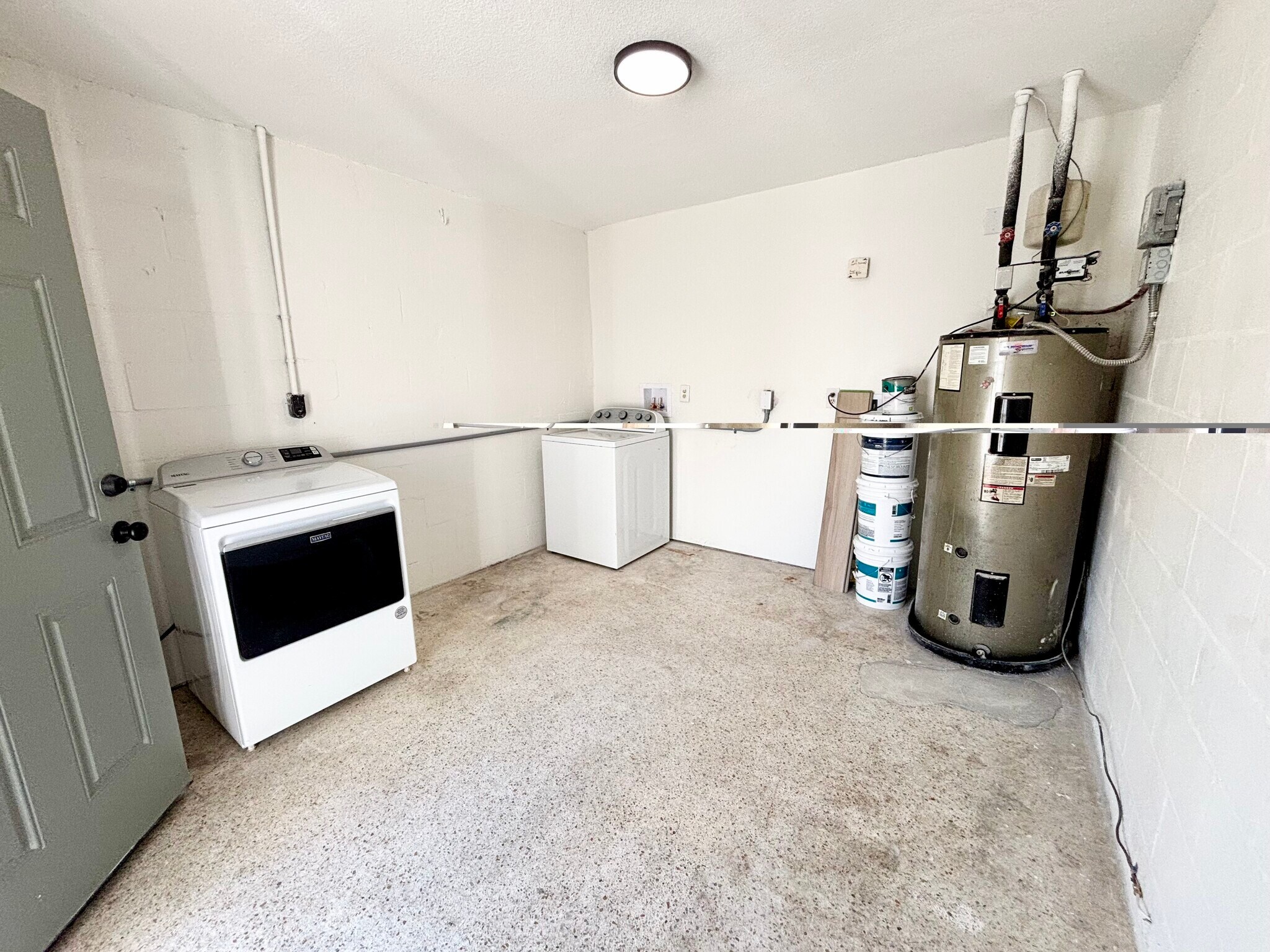 Building Photo - 510 91st Ave N