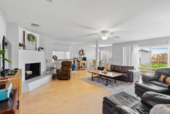 Building Photo - 2526 Palo Pinto Dr