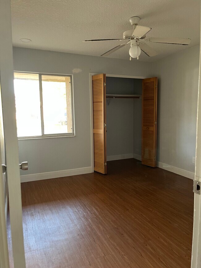 Building Photo - 325 Redwing Way