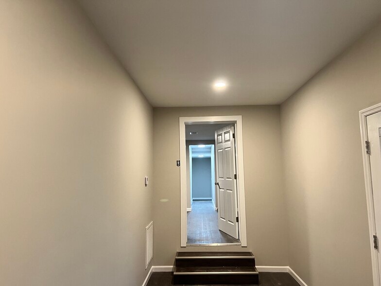 Building Photo - 801 S Houston Lake Rd