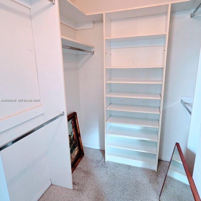 Building Photo - 800 SW 131st Ave