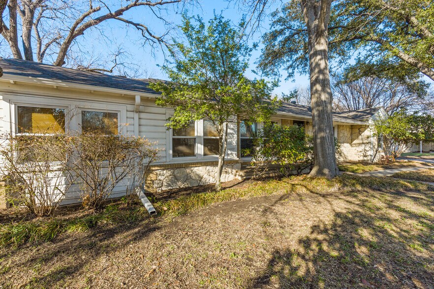 Building Photo - 3504 Corto Ave