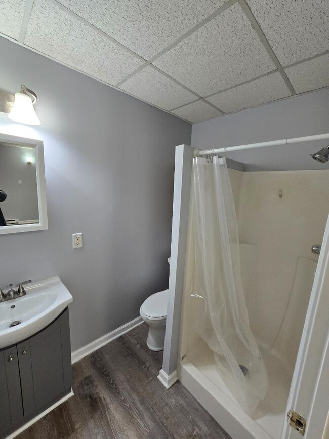 Building Photo - 518 Moen Ave