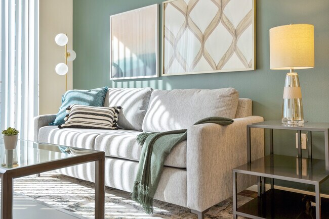 Building Photo - 8745 Palm Breeze Rd