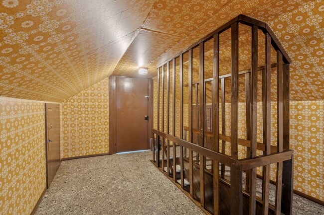 Building Photo - Your Timeless Haven in St. Paul for $2,599/month! $250 OFF 1st MONTH!