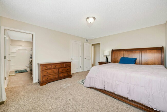 Building Photo - 15101 Emory Cir