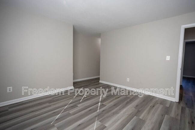 Building Photo - 16326 Taconic Cir